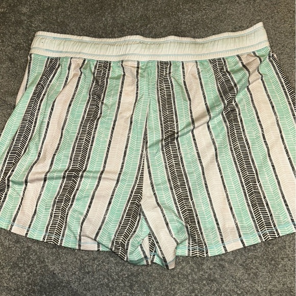 Green Sleeveless Pajama shorts set - Picture 7 of 8